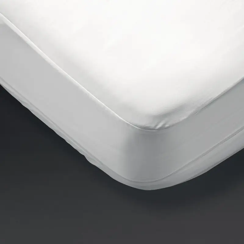 Mitre Comfort Allerzip Smooth Zip and Link Mattress Protector